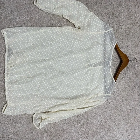 Tommy Bahama sheer ivory top Medium - Picture 4 of 7